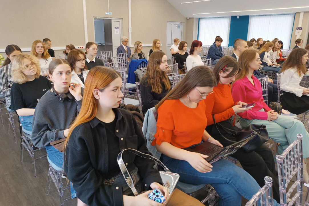 Illustration for news: IX All-Russian Scientific Student Conference: Supporting Early-Career Scientists