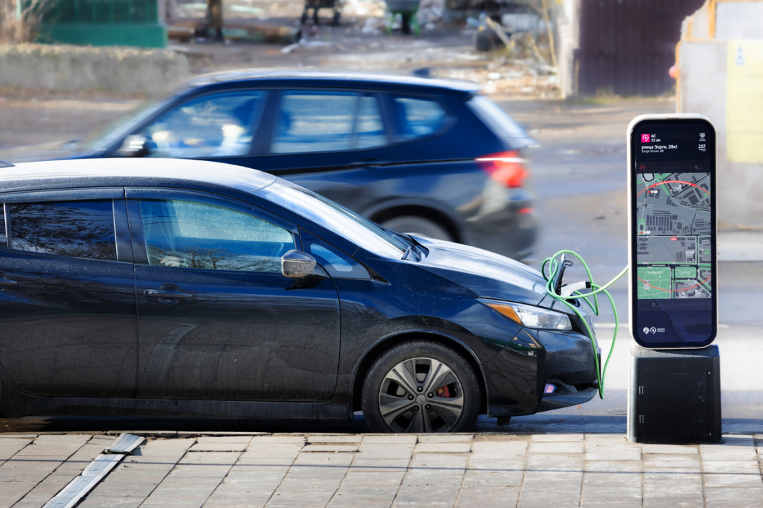 HSE Experts Highlight Factors Influencing EV Market Growth