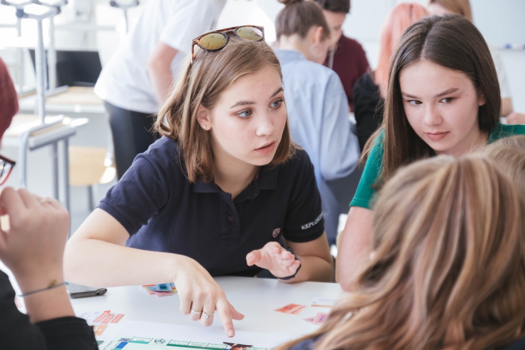 Вышка и Сбер запустили образовательный проект для участников Всероссийской олимпиады школьников по экономике Иллюстрация к новости: Вышка и Сбер запустили образовательный проект для участников Всероссийской олимпиады школьников по экономике